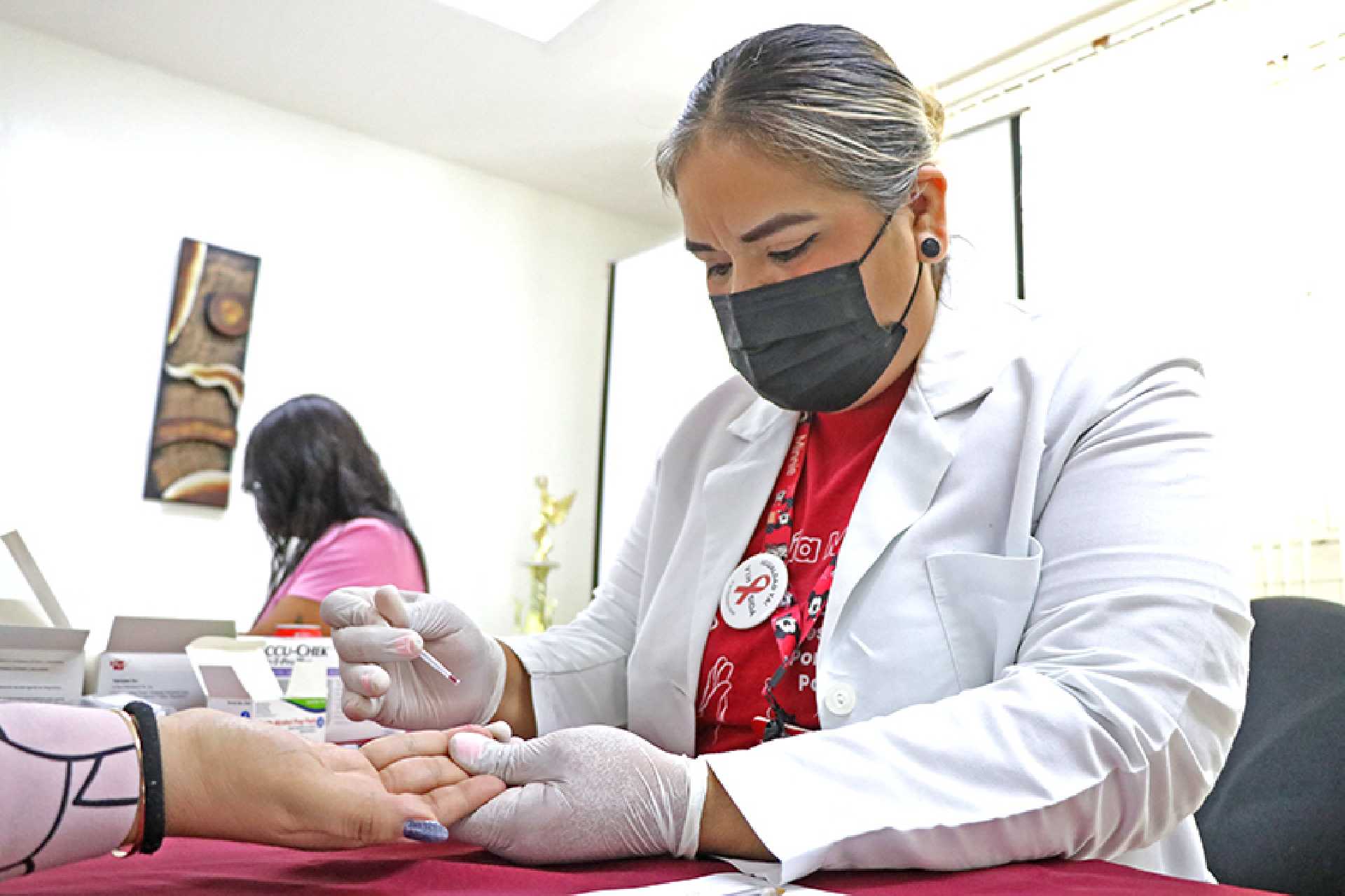 REALIZÓ SALUD ESTATAL JORNADA DE PRUEBAS DE HEPATITIS C EN OOMSAPAS LA PAZ